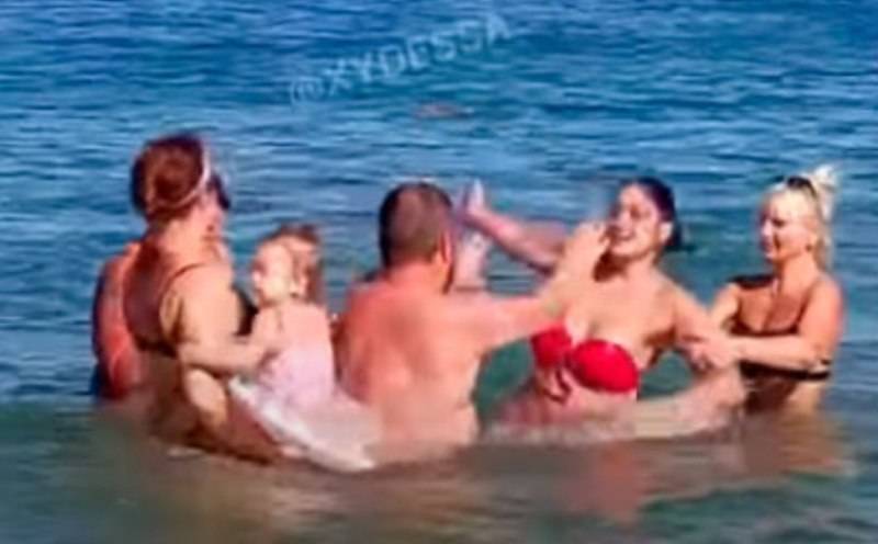 Морской мордобой: на одесском Ланжероне подрались пятеро купальщиков (видео)