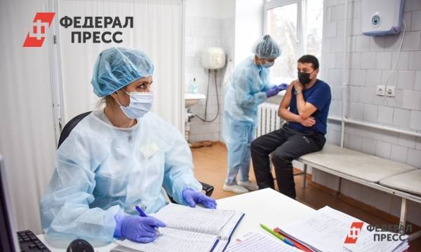 Петербургский комздрав о прививках: «Сейчас в городе запас вакцины почти 250 тысяч комплектов доз»