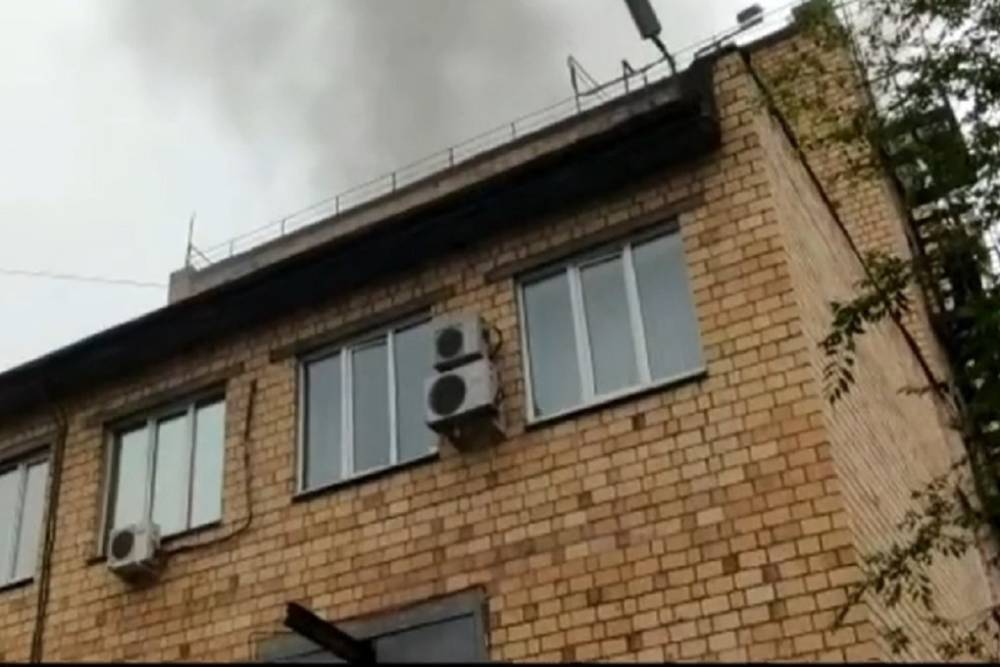 В Красноярске из горящего здания телекомпании «Афонтово» вывели 60 человек