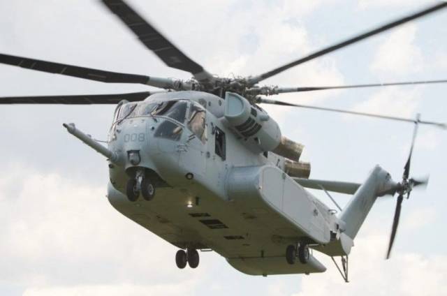Новый огромный вертолет CH-53K ВМС США проходит начальные эксплуатационные испытания