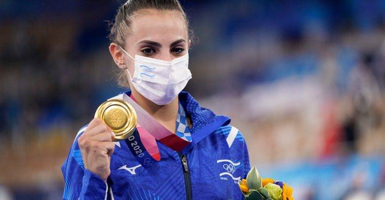 Скандально победившая на Олимпиаде гимнастка Ашрам закрыла свой инстаграм