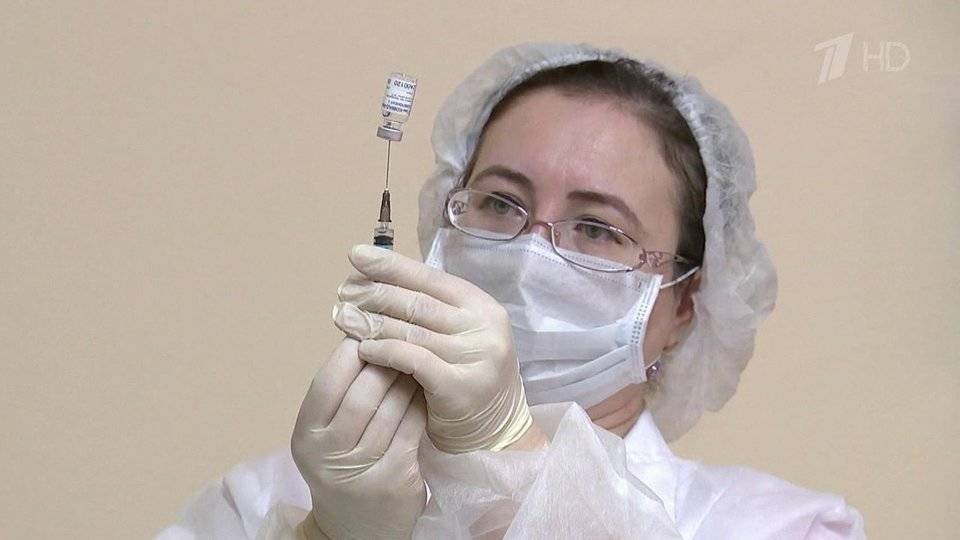 Ровно год назад Россия первой зарегистрировала вакцину против COVID-19