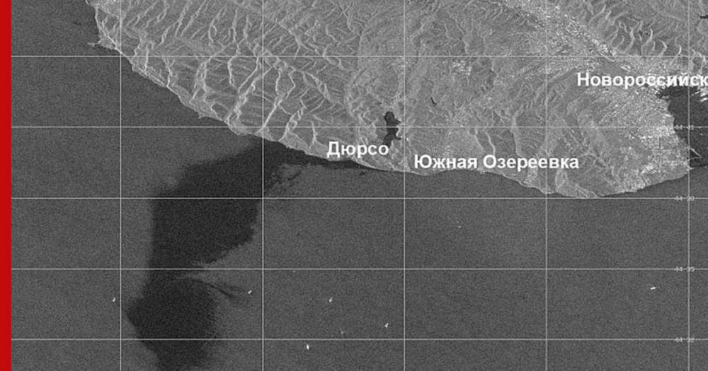 Нефтяное пятно в Черном море уже могло исчезнуть, заявили в Российской академии наук