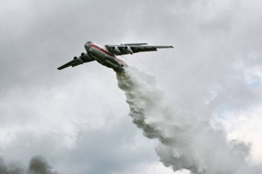 Российские самолеты тушат лесные пожары на полуострове Пелопоннес в Греции