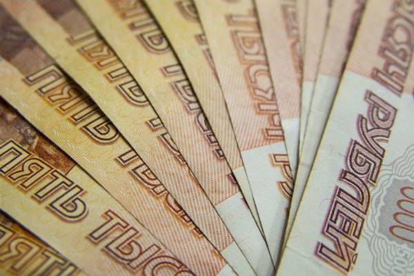 «Обнал» 172 млн рублей привел в суд двух петербуржцев