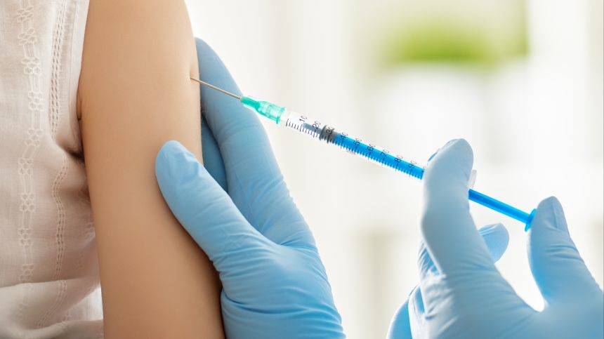 Не растягивать вакцинацию на два — три года призвали в Роспотребнадзоре