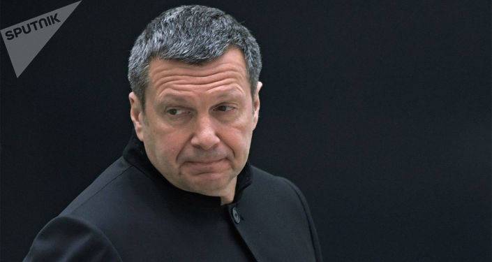 Соловьев ответил актеру Панину, который предложил 500 евро за "плeвок ему в рожу"