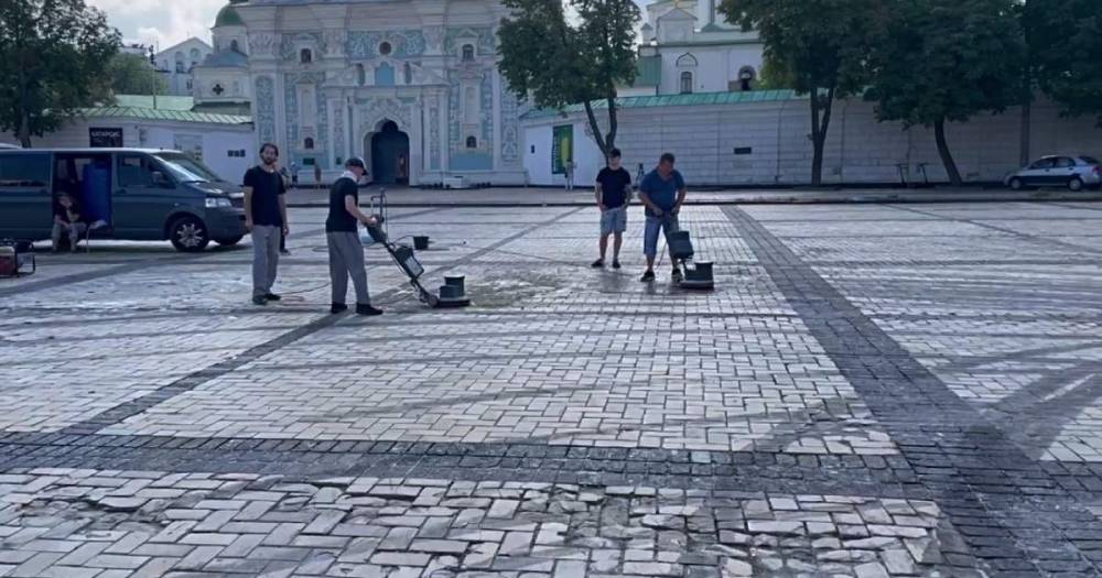 "Извинений мало": Минкульт добивается штрафа для Red Bull за дрифт на Софийской площади