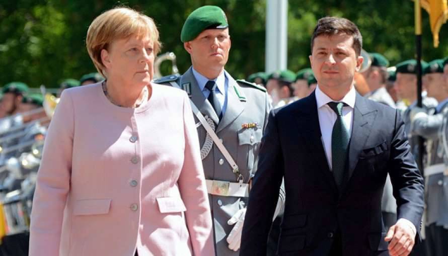 О темах переговоров во время визита Меркель в Украину проинформировала Банковая