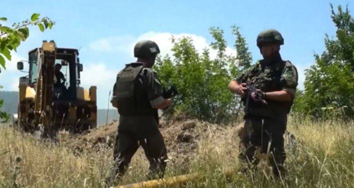 Российские миротворцы обеспечили безопасность при обустройстве водной скважины в Карабахе