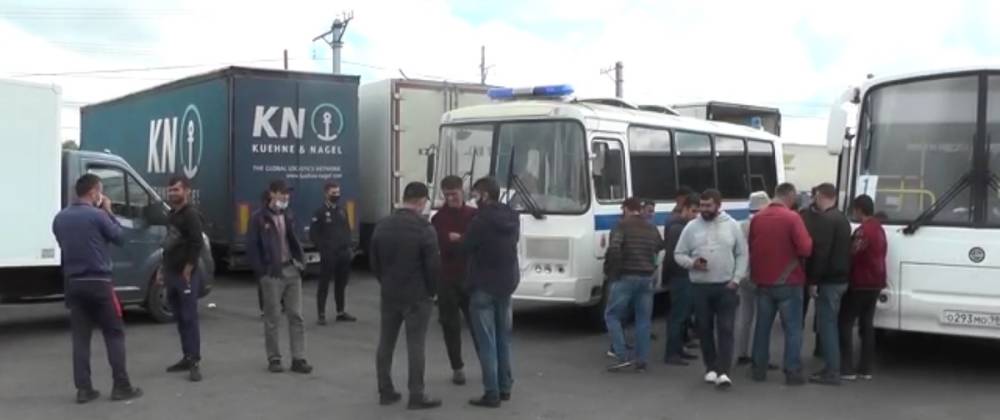 Полиция накрыла 130 нелегалов на овощной базе во Фрунзенском районе