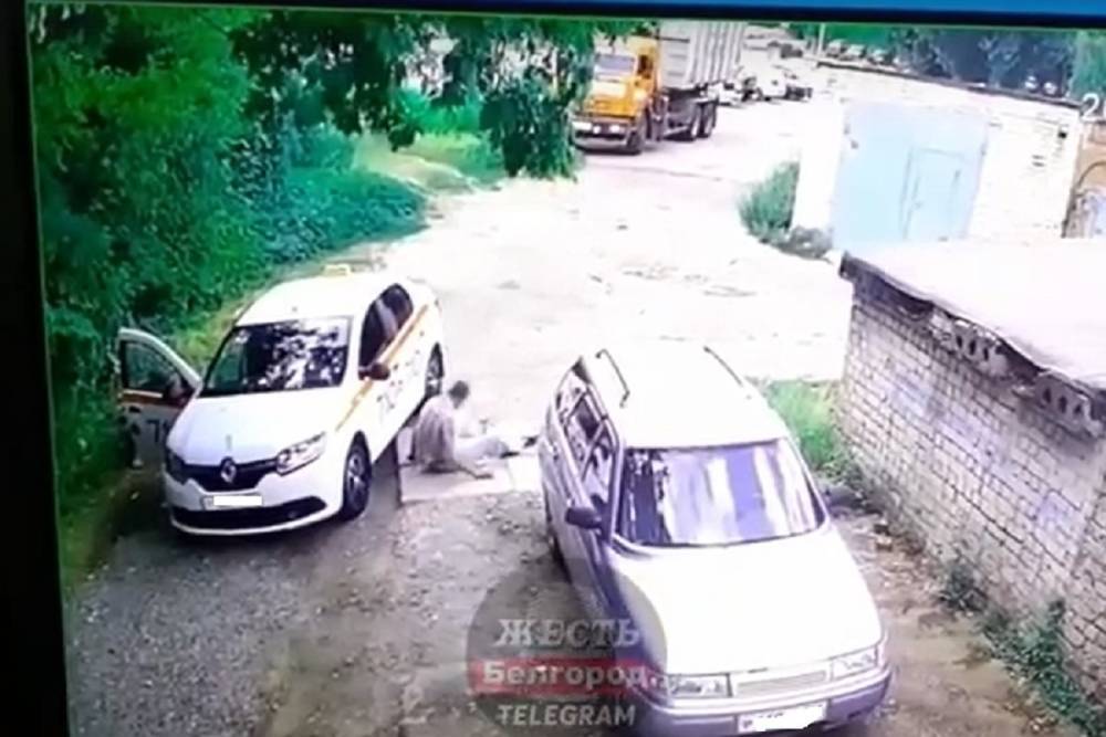 Белгородец заснял на видео едва стоящего на ногах водителя такси