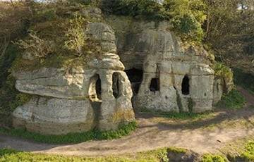 Археологи раскрыли тайну пещерного дома в британском Дербишире