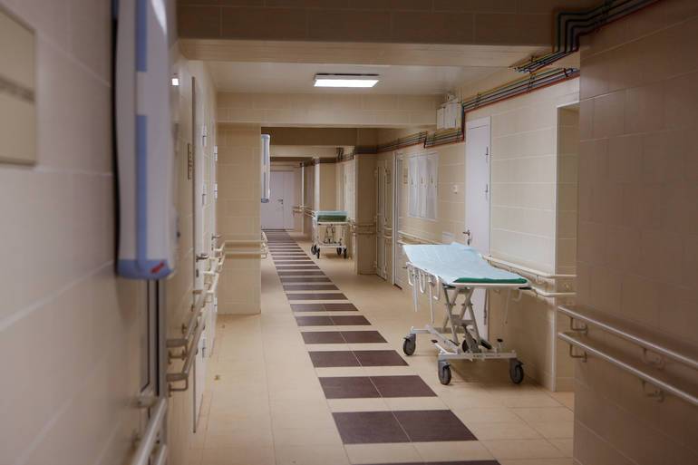 В больницах Петербурга свободны 40% ковидных коек