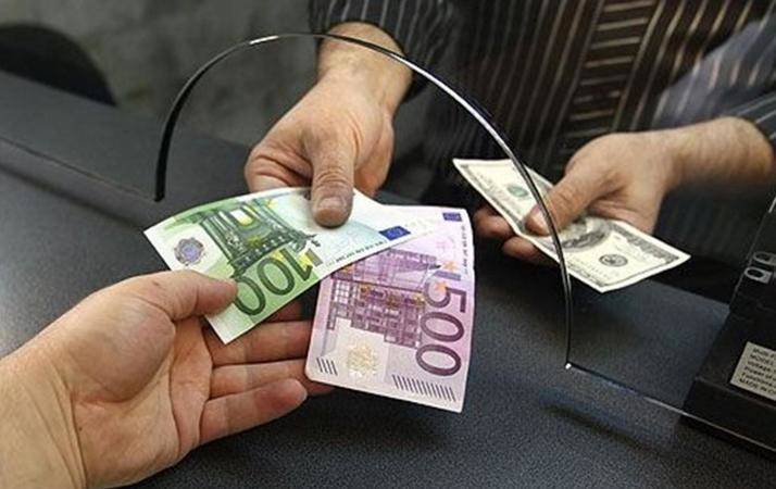 Украинцы купили валюты в августе на $45 миллионов больше, чем продали — Данилишин