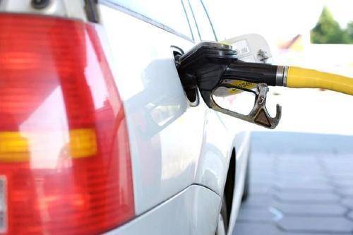 Цена бензина А-92 на Санкт- Петербургской международной товарно-сырьевой бирже установила новый рекорд