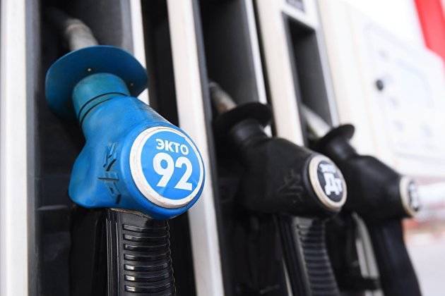 Биржевая цена бензина Аи-92 превысила отметку 58 тысяч рублей за тонну