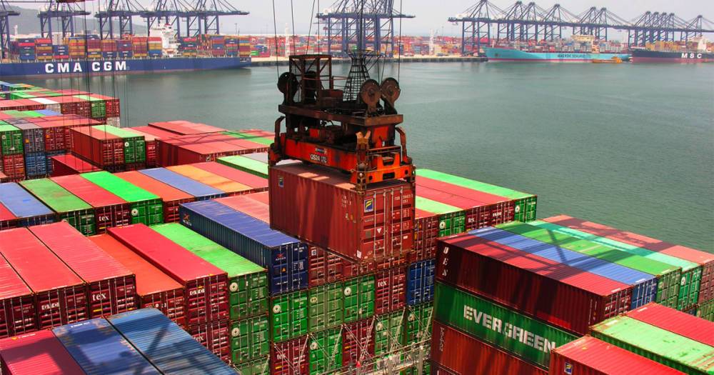 В Китае закрыли третий по загруженности порт мира из-за сотрудника с COVID-19