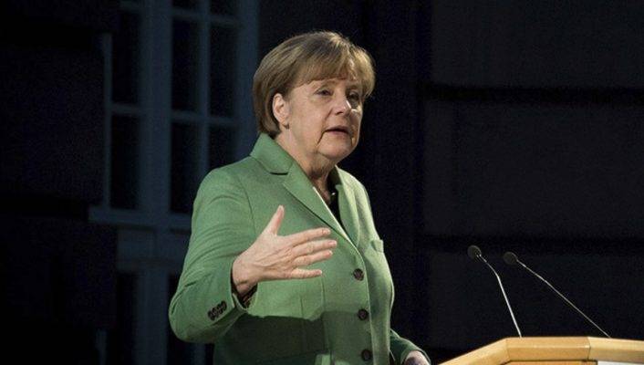 Политолог раскрыл, какой «сигнал» Украине послала Меркель перед «Крымской платформой»
