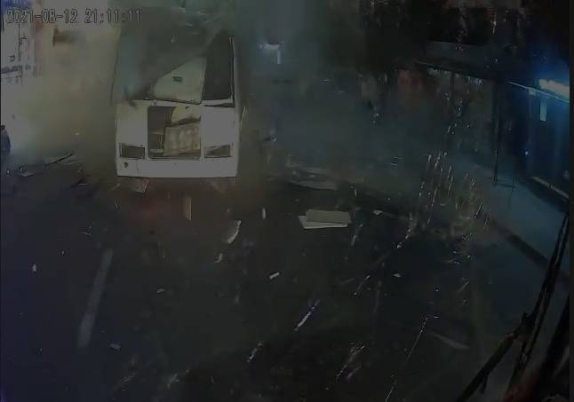 В сети появилось видео взрыва автобуса в Воронеже. Число пострадавших выросло до 14