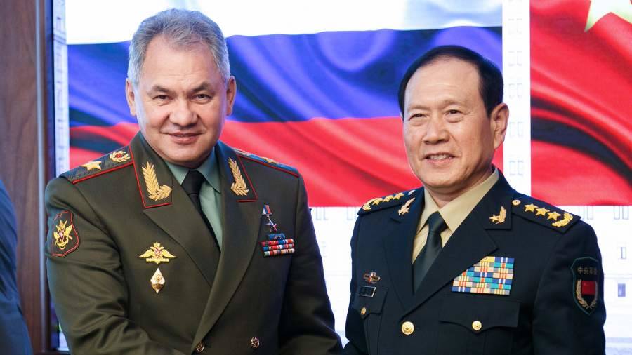 Министры обороны РФ и КНР прибыли на место совместных военных учений