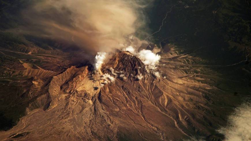 Ученые предупредили о возможности извержения вулкана Шивелуч на Камчатке