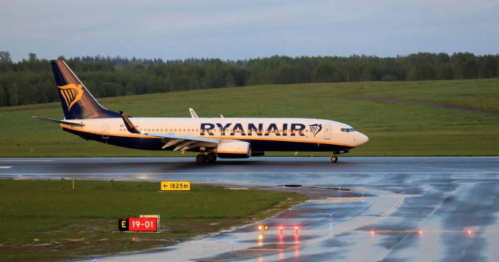 Ryanair влип в очередной скандал: улетел из Борисполя, оставив группу украинских детей в аэропорту (ФОТО)