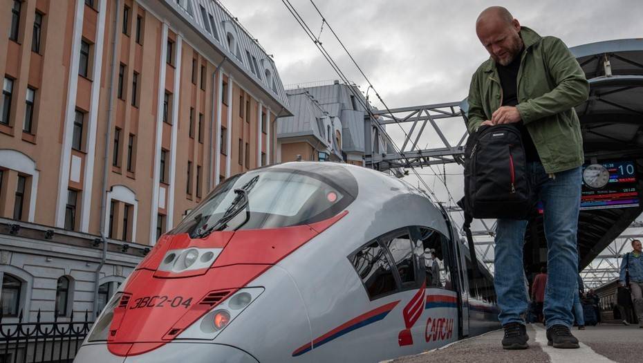 Между Петербургом и Москвой запустят три дополнительных поезда