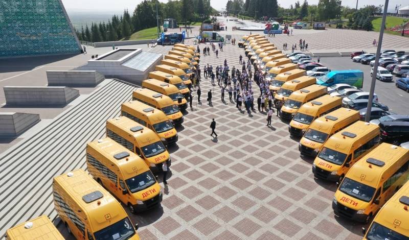 В районах Башкирии появился 41 новый школьный автобус