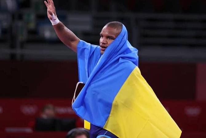 В центре Киева неизвестные напали на олимпийского чемпиона Жана Беленюка