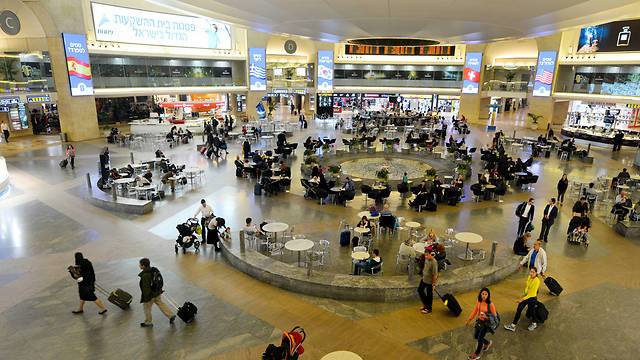 Израильтянина задержали в аэропорту Бен-Гурион из-за долга "Битуах леуми" 30-летней давности