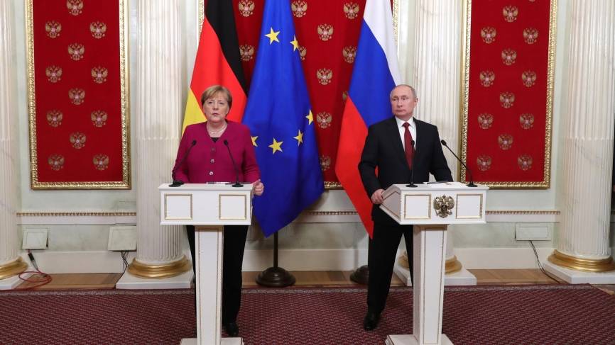 Украинцев разозлила поездка Меркель в Москву раньше Киева