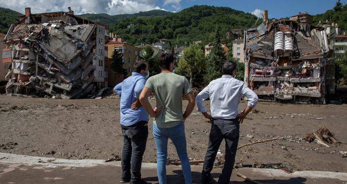 В Турции количество жертв от наводнений возросло до 40