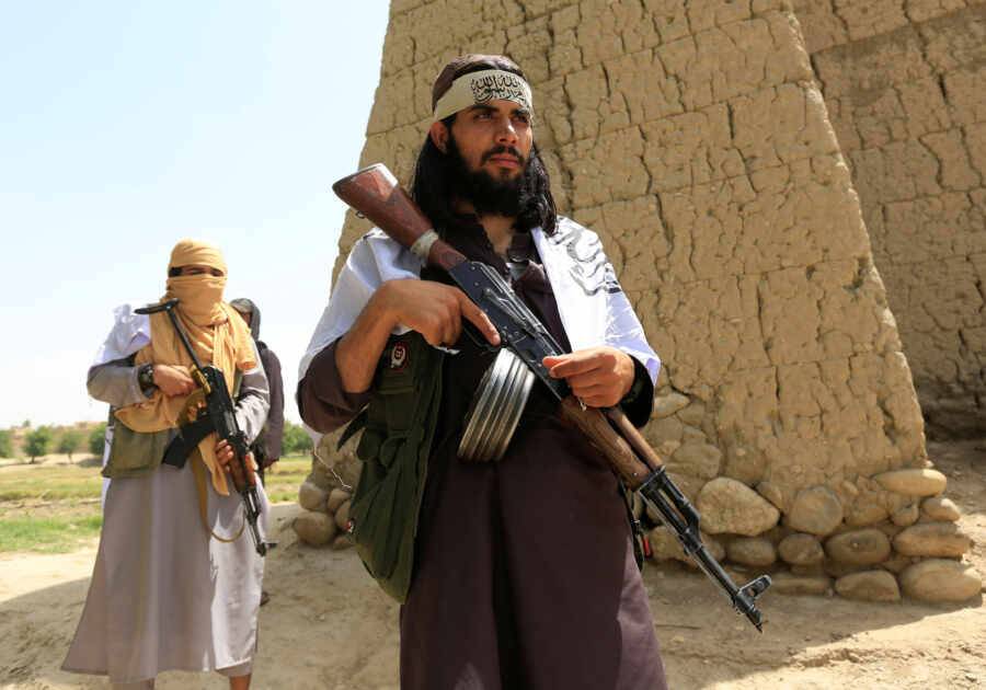 Талибы* контролируют радиостанцию в Кандагаре