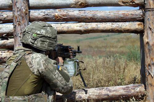 Обозреватель Акопов: Россия может послать армию на Украину в случае «военной авантюры» Киева в Донбассе