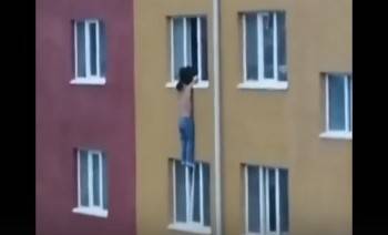 Просто такая сильная любовь: женщина смогла удержать выпавшего из окна высотки мужчину