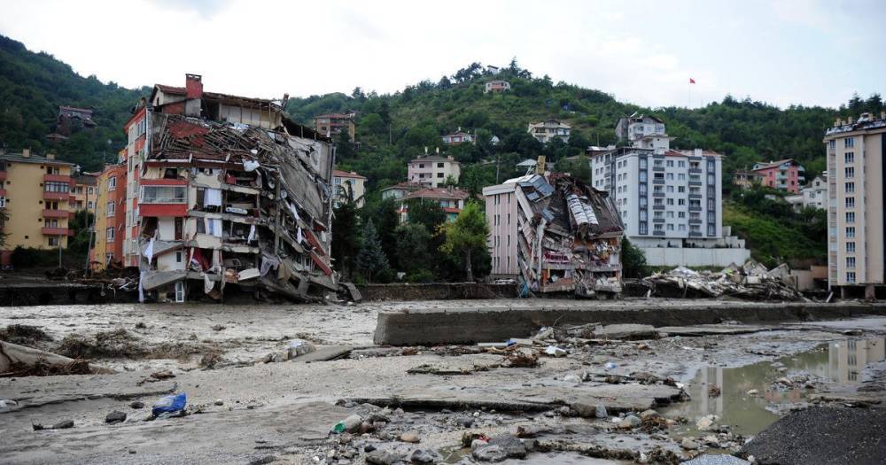 Число жертв разрушительного потопа в Турции достигло 58 человек