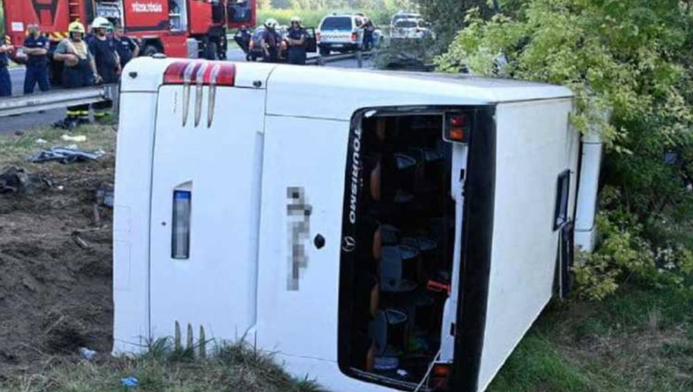 В Венгрии перевернулся пассажирский автобус: есть жертвы