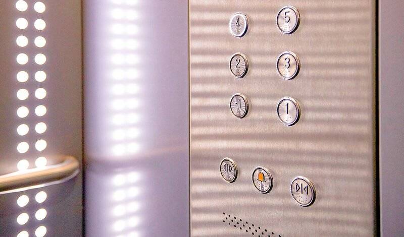 В московских многоэтажках появились антибактериальные лифты
