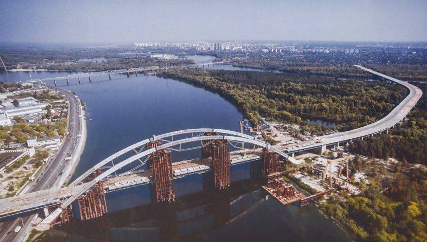 Строительство Подольского моста в Киеве: правоохранители проводят новые обыски