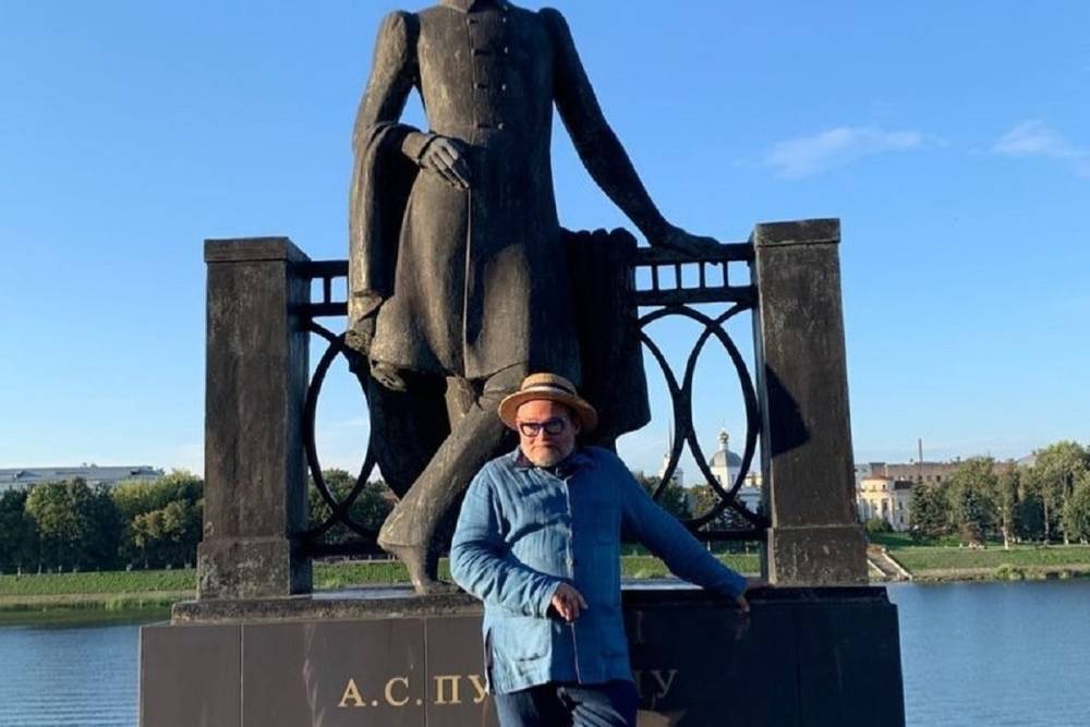 Историк моды Александр Васильев рассказал, что с него ваяли тверской памятник Пушкину