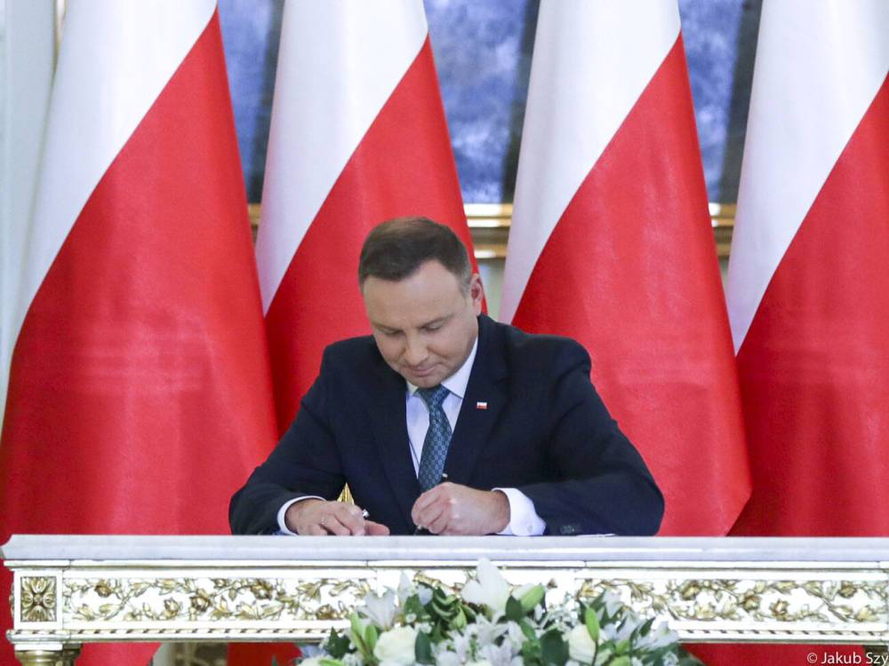 Дуда одобрил поправки в Административно-процессуальный кодекс Польши. Израиль назвал закон антисемитским и отозвал посла