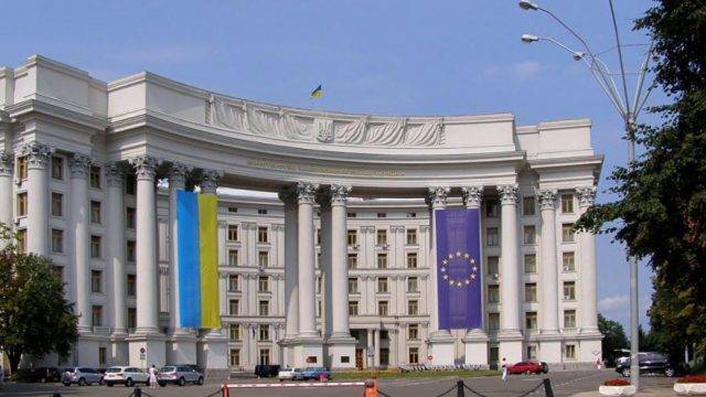 Украина усилит посольство в Душанбе