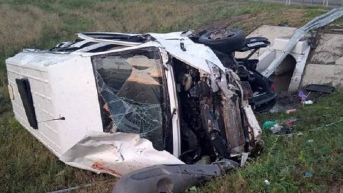 В Тамбовской области при опрокидывании микроавтобуса погиб человек