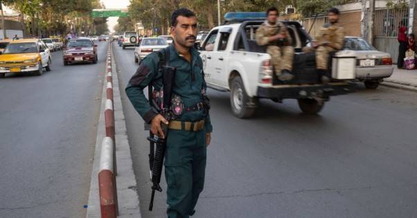 Афганистан: 12 украинских военных застряли на военной базе в Кабуле