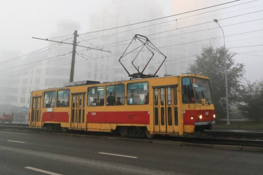 В Хабаровске с рельс сошел трамвай