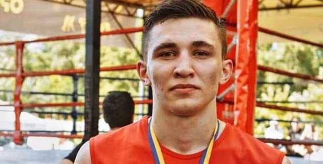 Украинский боксер ярко нокаутировал соперника, вызвав истерику у комментатора