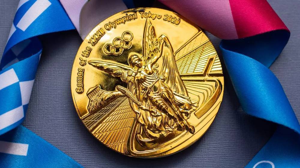 Олимпийской чемпионке заменят золотую медаль после того, как ее награду погрыз мэр Нагои