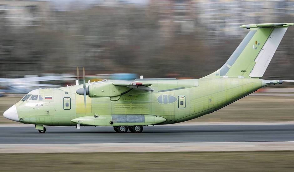 В Подмосковье во время тренировочного полета разбился новейший самолет Ил-112В