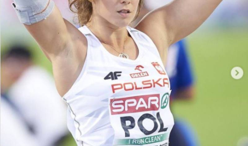 Польская спортсменка выставила на аукцион олимпийское серебро ради спасения ребенка